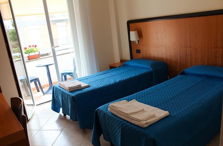 Hotel Mare Azzurro Terracine Extérieur photo