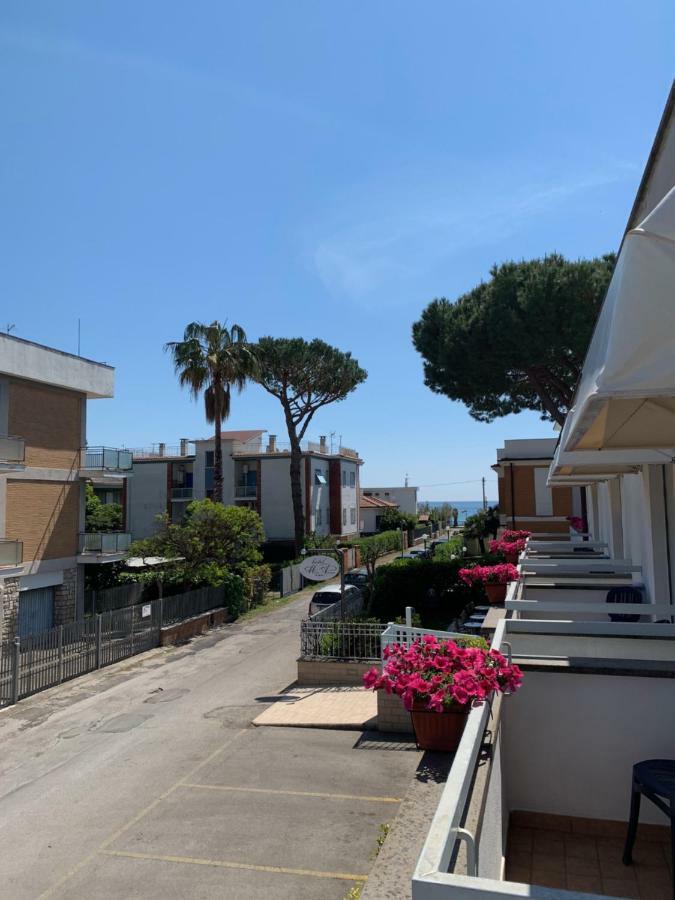 Hotel Mare Azzurro Terracine Extérieur photo